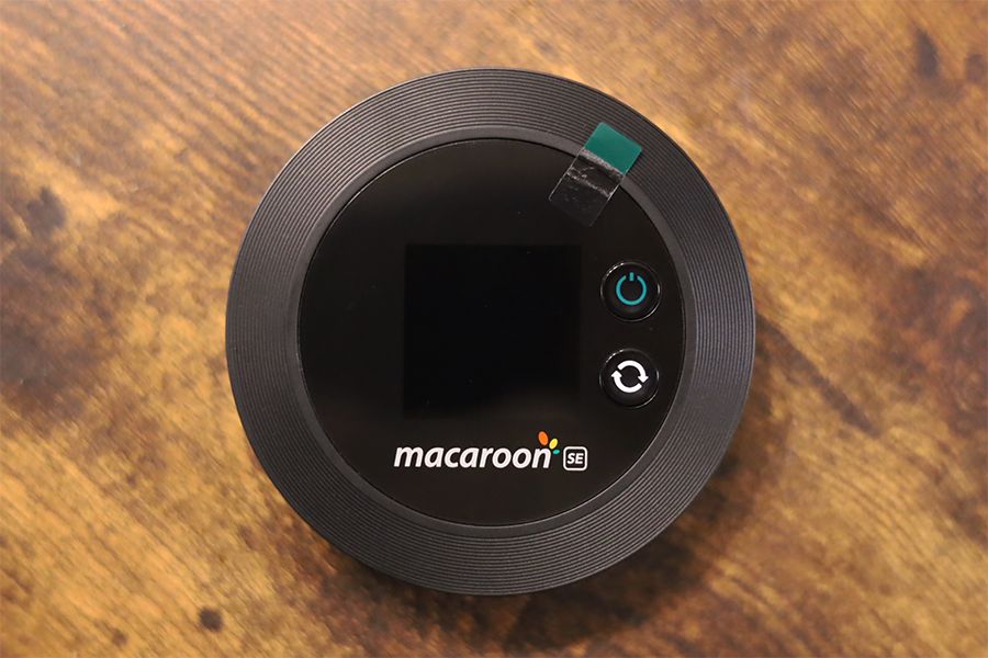 Nomad WiFiのMacaroon SEの本体表面