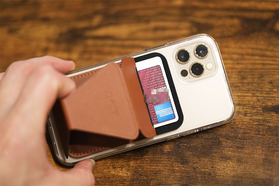 MOFT Xスタンドはカード入れることが可能