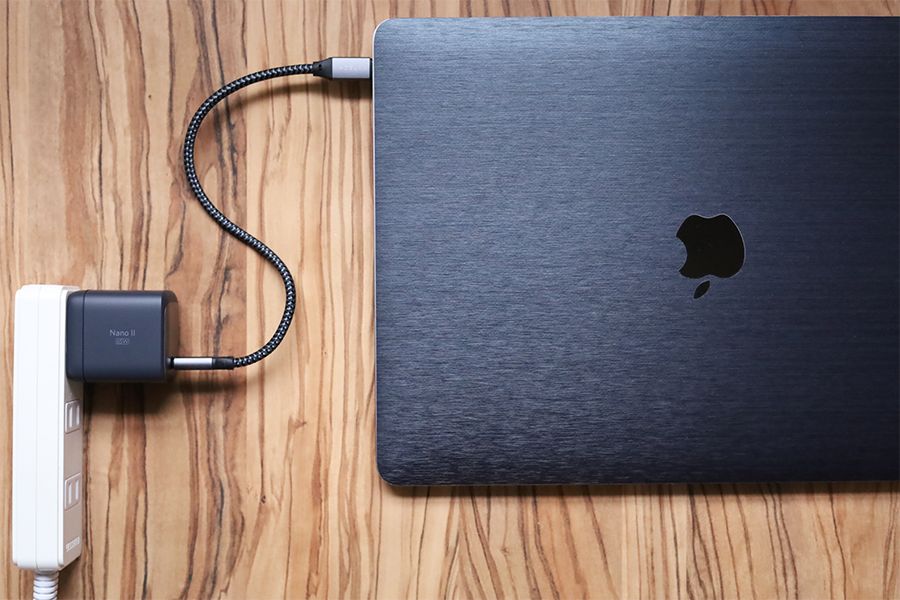 Anker NanoⅡ65WでMacBook Pro13インチを充電する