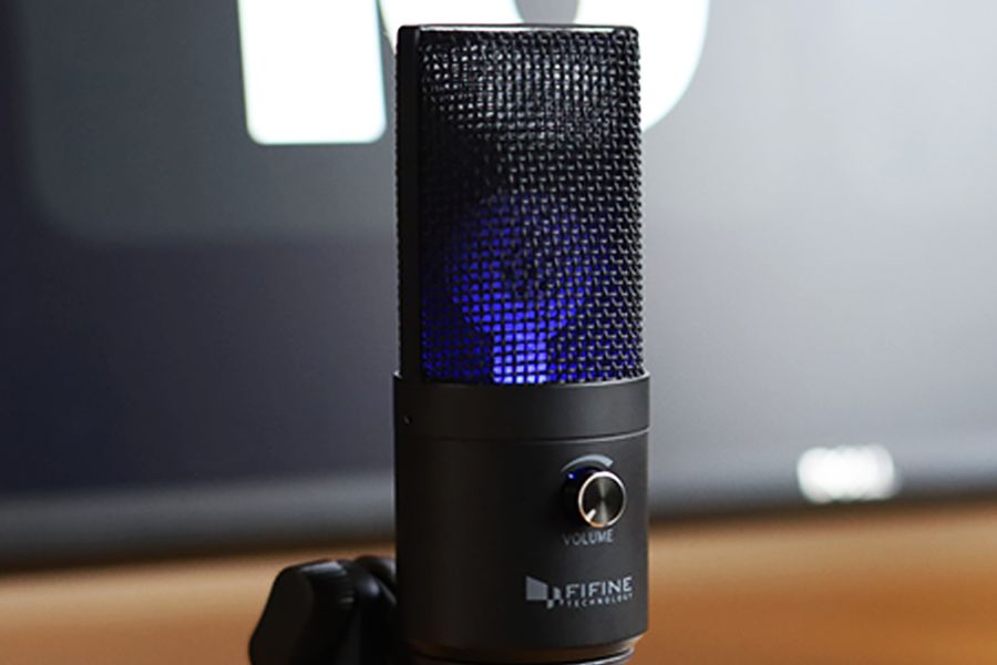 FIFINE K670のアップした青さ