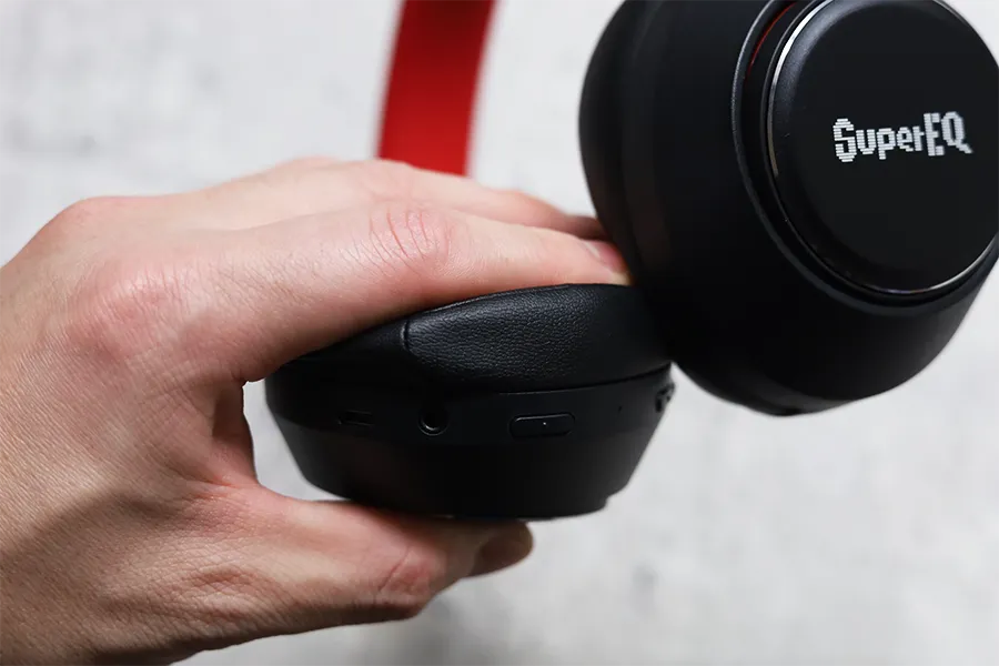 SuperEQ S1のイヤーカップのふかふか具合