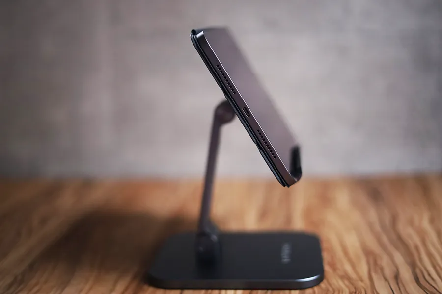 iPad mini 6のSmart Fokioでスタンドに乗せると安定感抜群