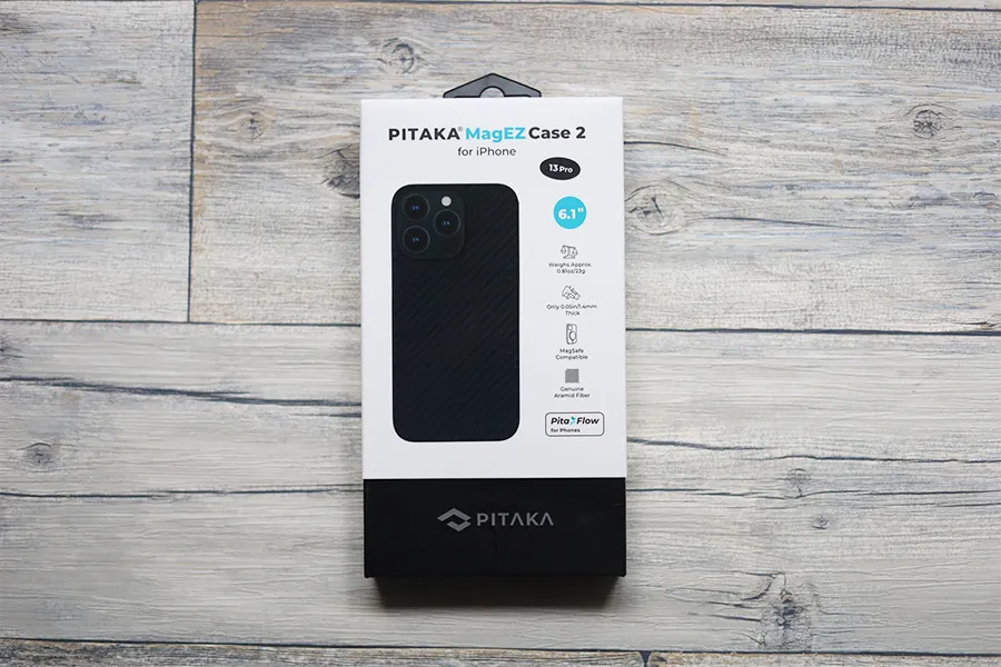 iPhone 13 Pro用PITAKA MagEZ Case 2のパッケージ