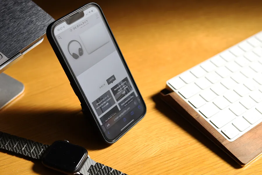 MOFT Snap-On iPhone用のMagSafeはデスクにも相性よし
