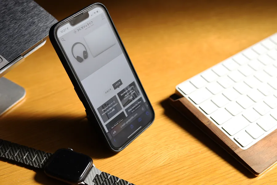 MOFT Snap-On iPhone用のMagSafeはデスクにも相性よし