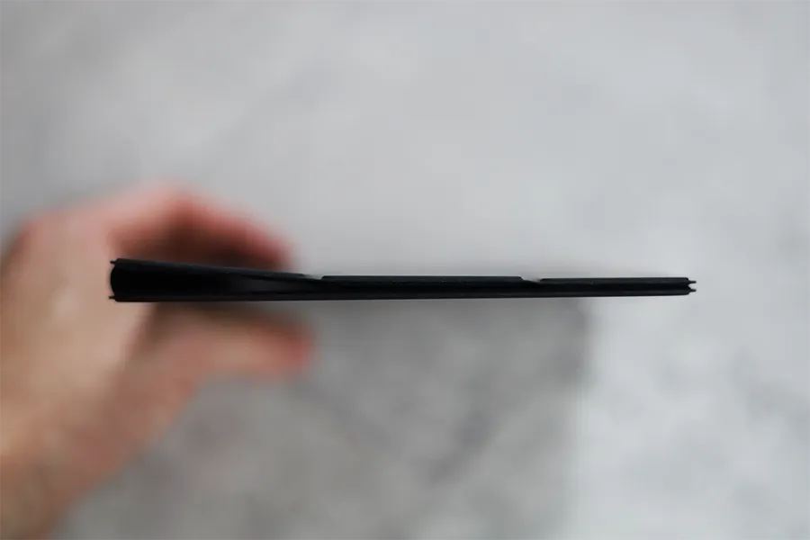 iPad mini 6のSmart Fokioはしっかりマグネットでくっつく