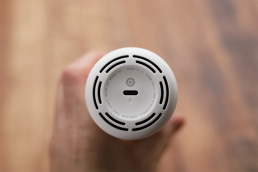 Xiaomi Miハンディクリーナーの底面に充電ポートUSB-Cあり