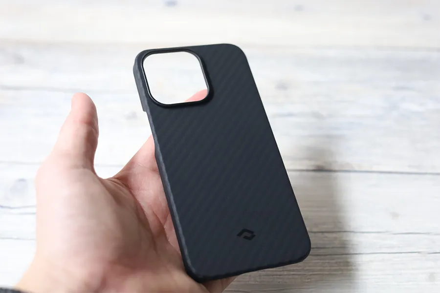 iPhone 13 Pro用PITAKA MagEZ Case 2はめちゃくちゃ軽い