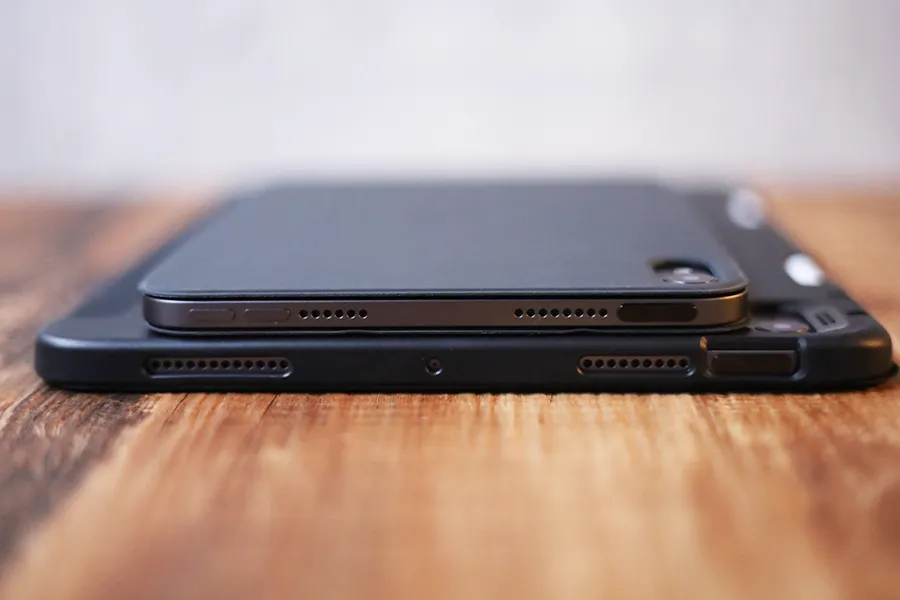 iPad mini 6のSmart FokioとiPAd Air 4 ESRケースの比較ボタン側