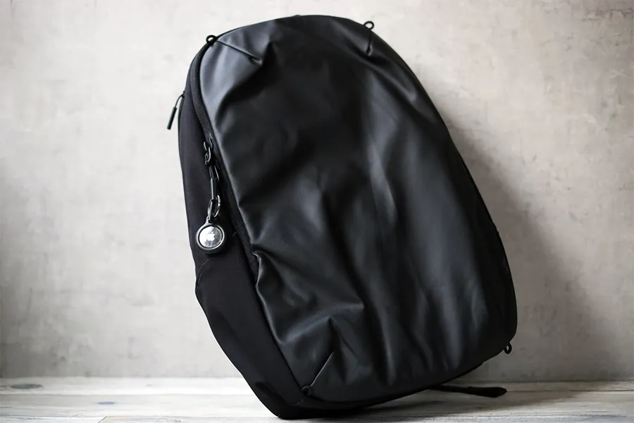 Belkin AirTag『キーリング付き・ストラップ付き』をバックパックに装着