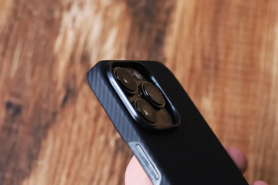 iPhone 13 Pro PITAKA Air Caseのカメラ部分周り