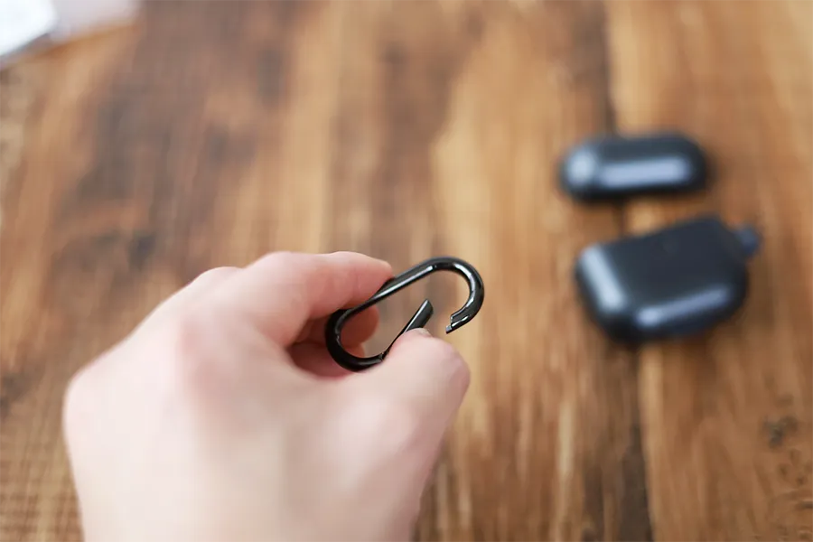 AirPods 3ケースのCaseologyカラビナw