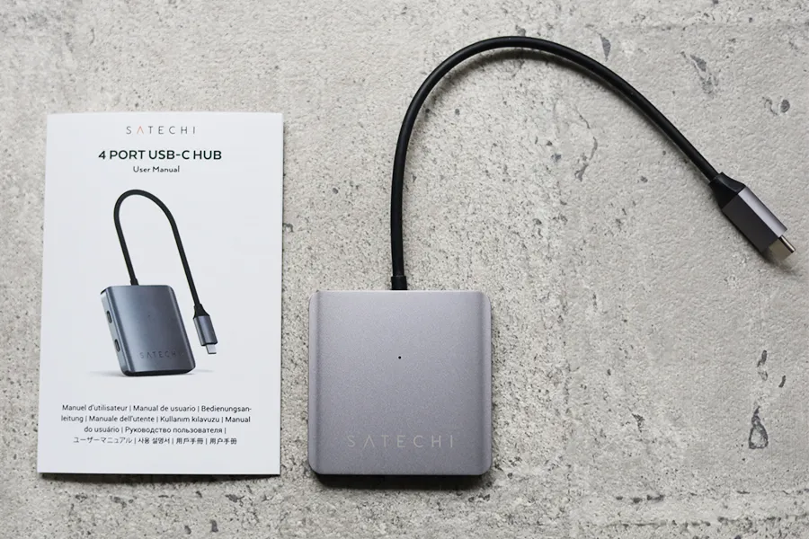 Satechi 4ポート USB-C データハブの内容物