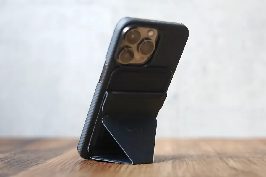 iPhone 13 Pro PITAKA Air CaseにMOFTケースつけてもSTANDにできる