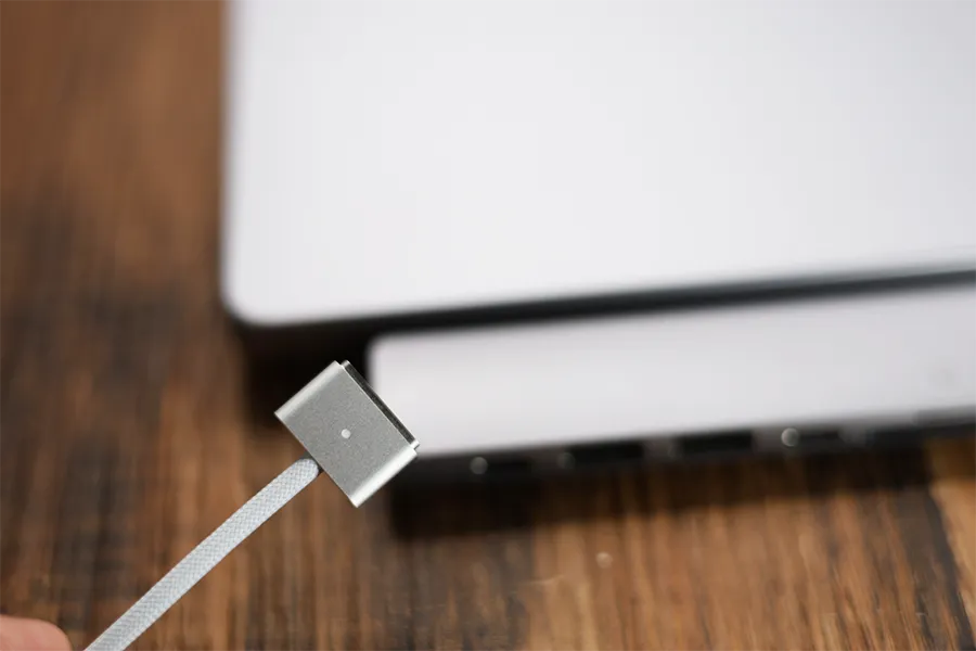 2ポートハブを使用するとMagSafe充電ができない