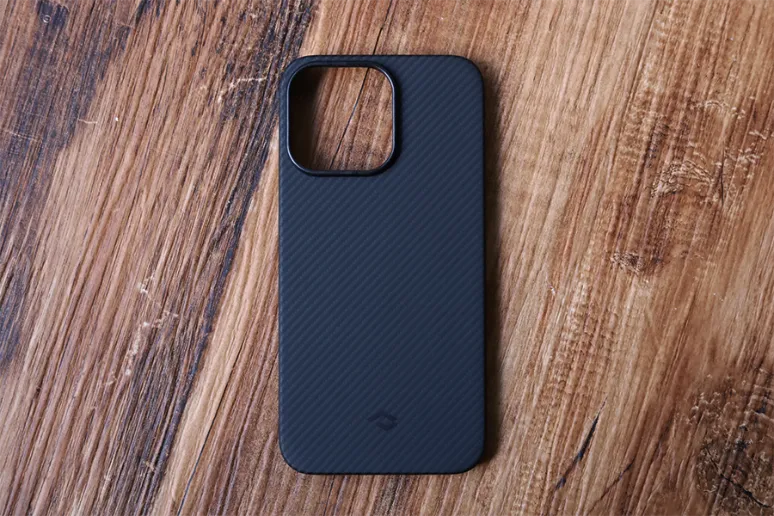 iPhone 13 Pro PITAKA Air Caseの外観