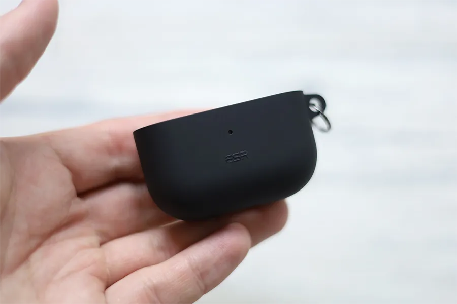 AirPods 第3世代 ESRケースの表面にESRロゴあり