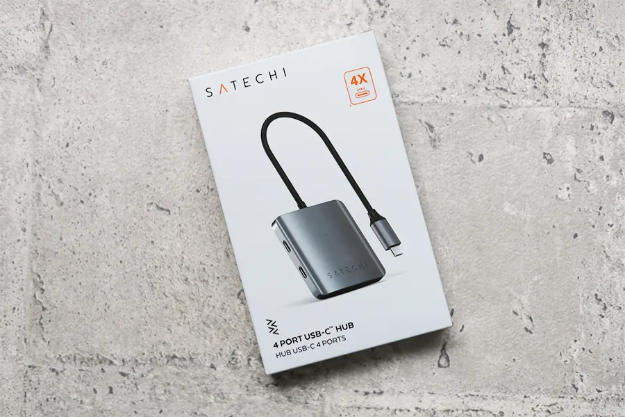 Satechi 4ポートデータハブ USB-Cの外箱