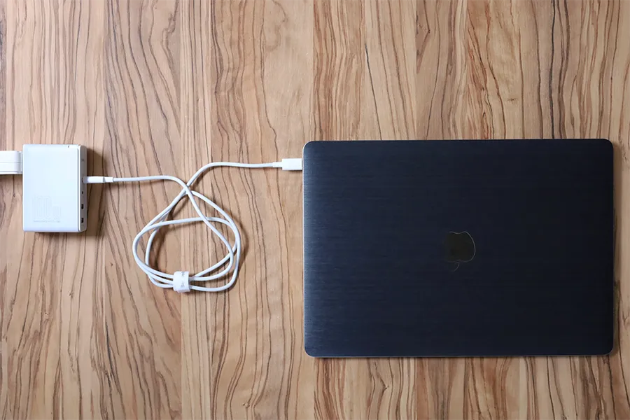 Baseus GaN2 Pro Quick ChargerでMacBookを充電する