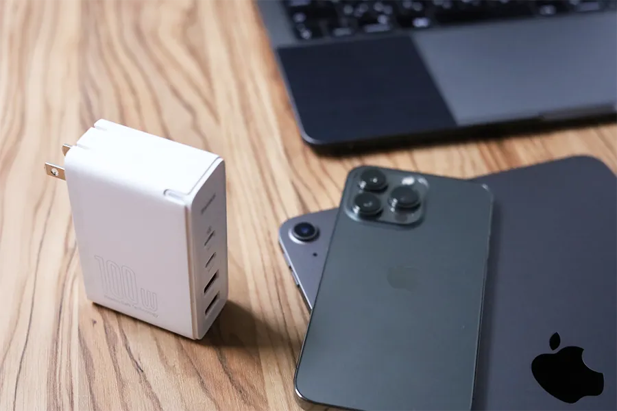 Baseus GaN2 Pro Quick ChargerでApple製品は全部充電可能