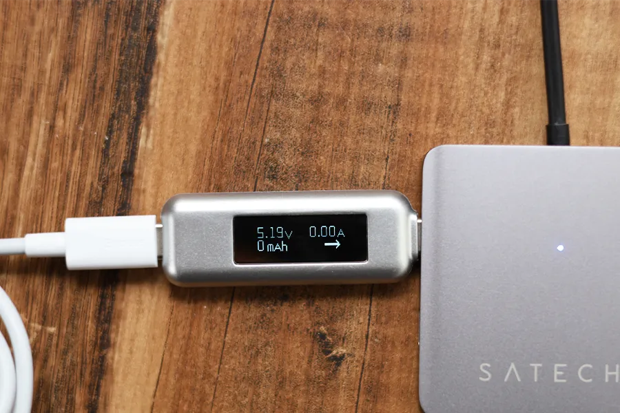 Satechi 4ポート USB-C データハブはつうでんしない