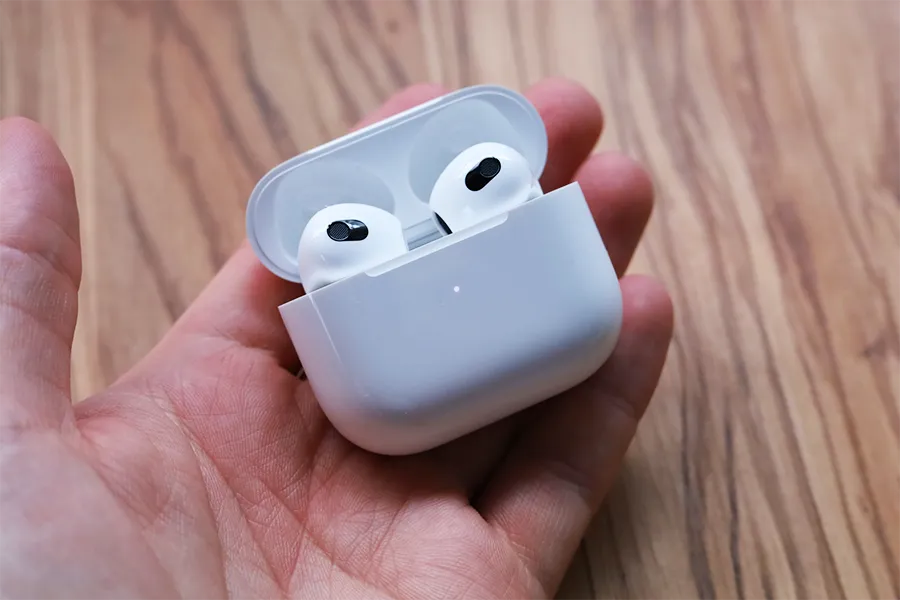 AirPods 3のフタをあけるとすぐに反応