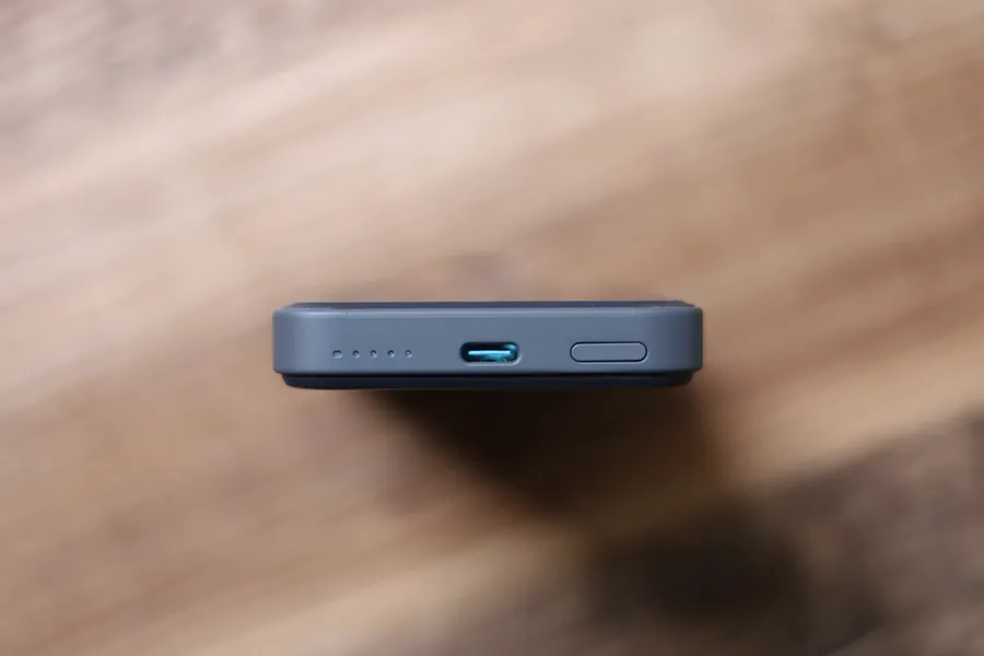 Anker 622 Magnetic Battery MagGoの下側はポート側