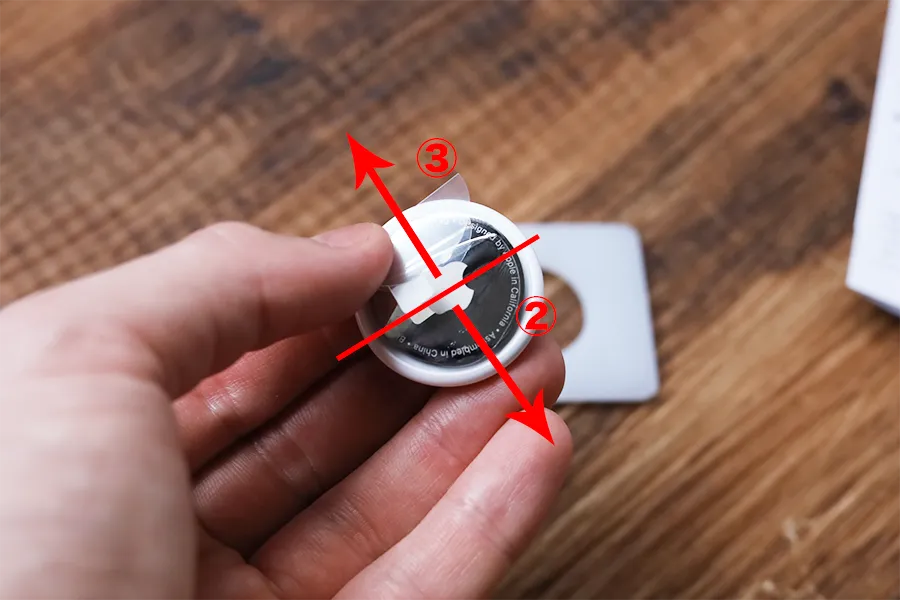 AirTagにNIMASOフィルムを貼り付ける手順