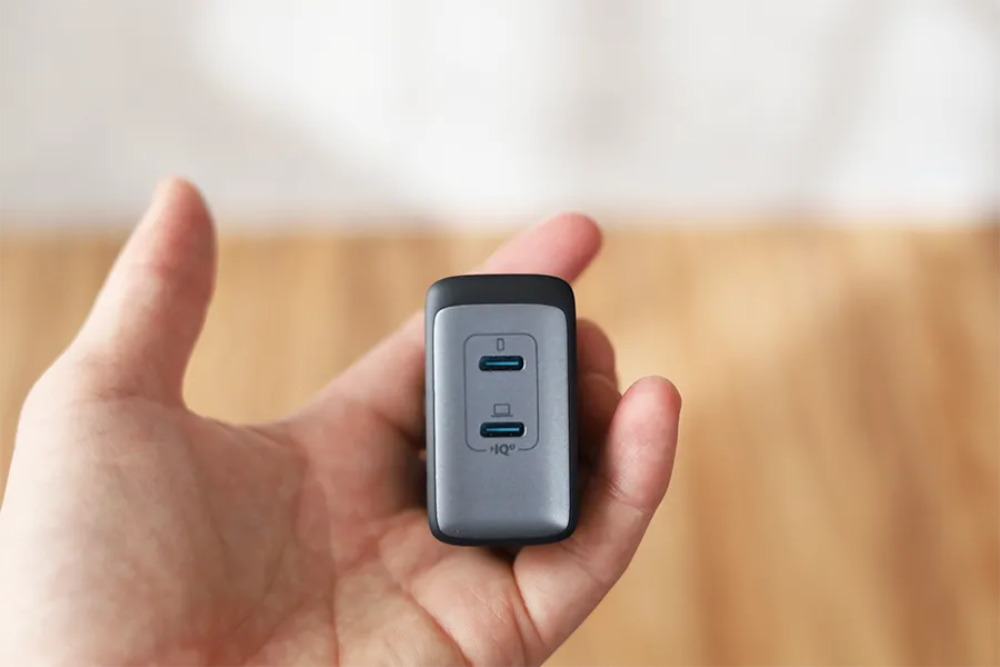 Anker PowerPort III 2-Port 65Wの2ポート兆治の出力