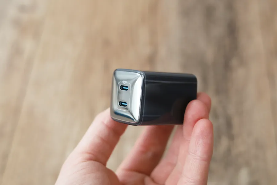 Anker 521 Charger (Nano Pro) USB-PD 40Wつまめるサイズ感