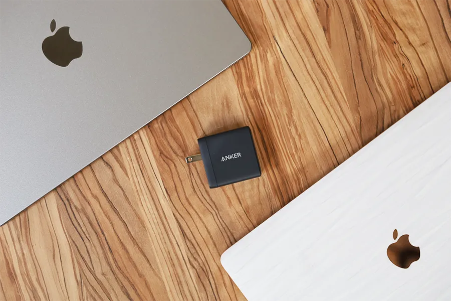 Anker PowerPort III 2-Port 65WはMacBook×2で充電