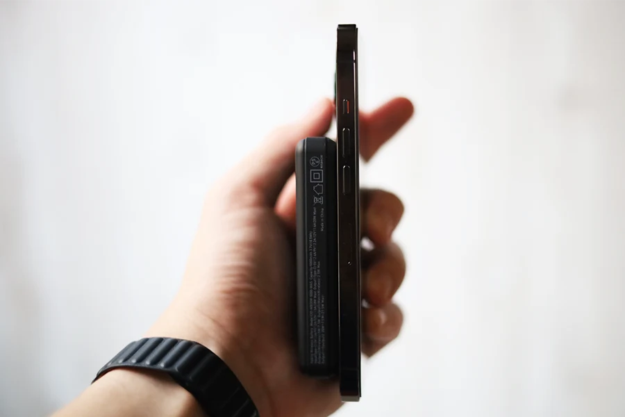 CIO-MB20W-5000-MAS側面にポートがあれば最高だった