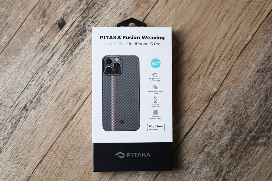 iPhone 13 Pro用 PITAKA MagEZ Case 2 アラミド繊維浮織の外箱