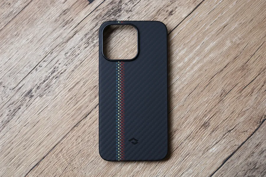 iPhone 13 Pro用 PITAKA MagEZ Case 2 アラミド繊維浮織の本体表面