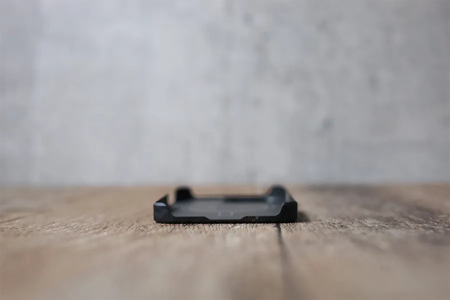 iPhone 13 Pro用 PITAKA MagEZ Case 2 アラミド繊維浮織の下部