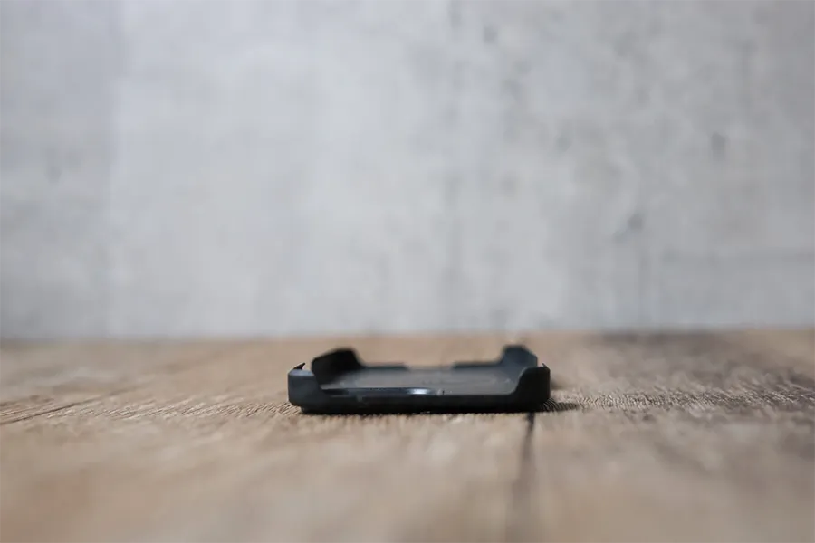 iPhone 13 Pro用 PITAKA MagEZ Case 2 アラミド繊維浮織の上部