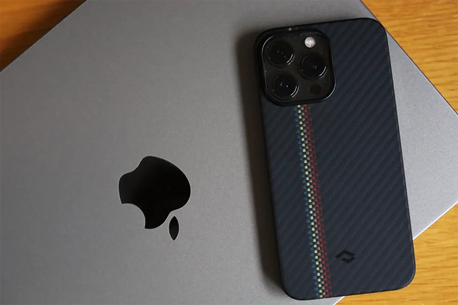 iPhone 13 Pro用 PITAKA MagEZ Case 2 アラミド繊維浮織とMacBook