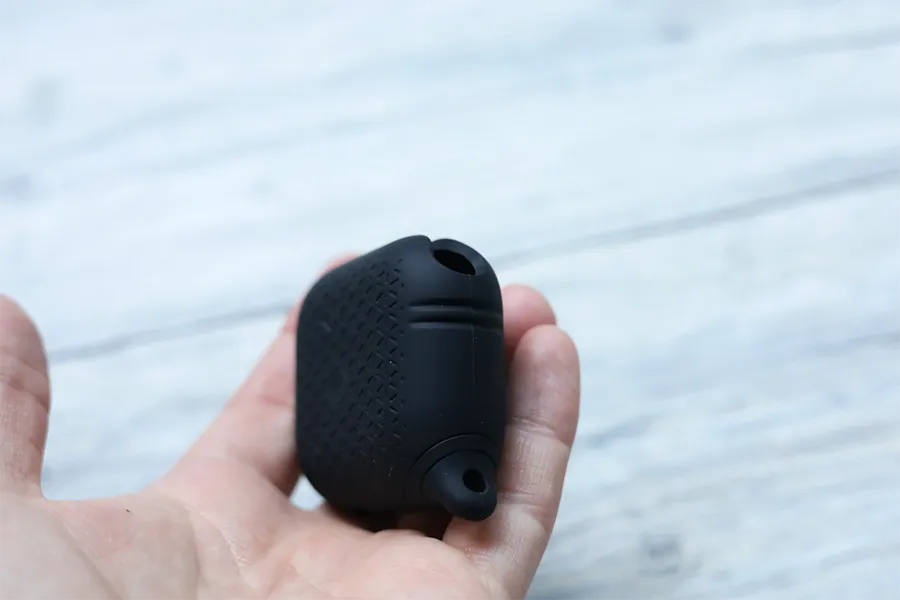 AirPods 3ケース Catalystのカラビナ部分の側面