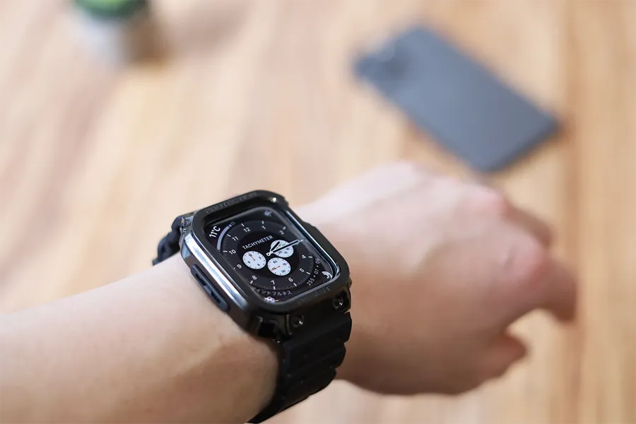 Apple Watchのamband ムービングフォートレスクラシックのクロノグラフプロ
