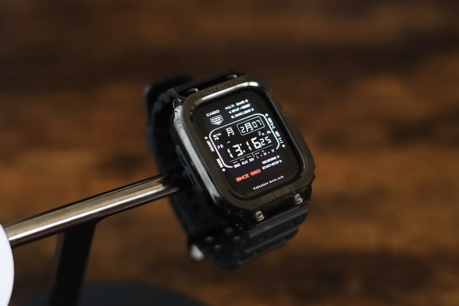 Apple Watchの斜め画像G-SHOCK1