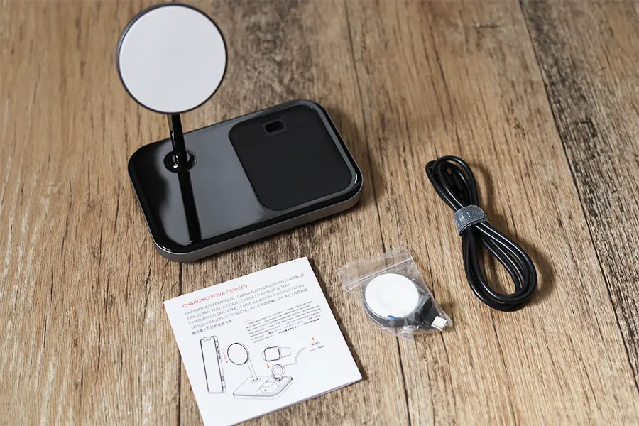 Satechi 3-in-1 Magnetic Wirelessスタンドの付属品