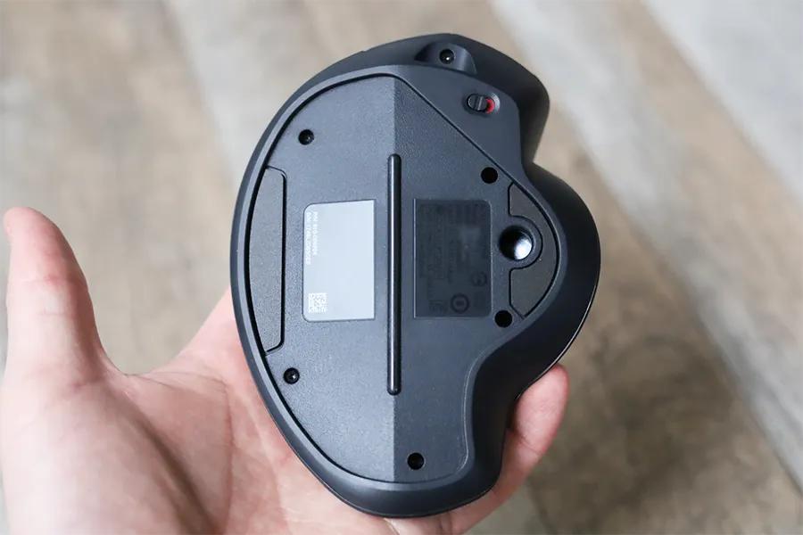 Logicool MX ERGOのアルミプレートとった部分