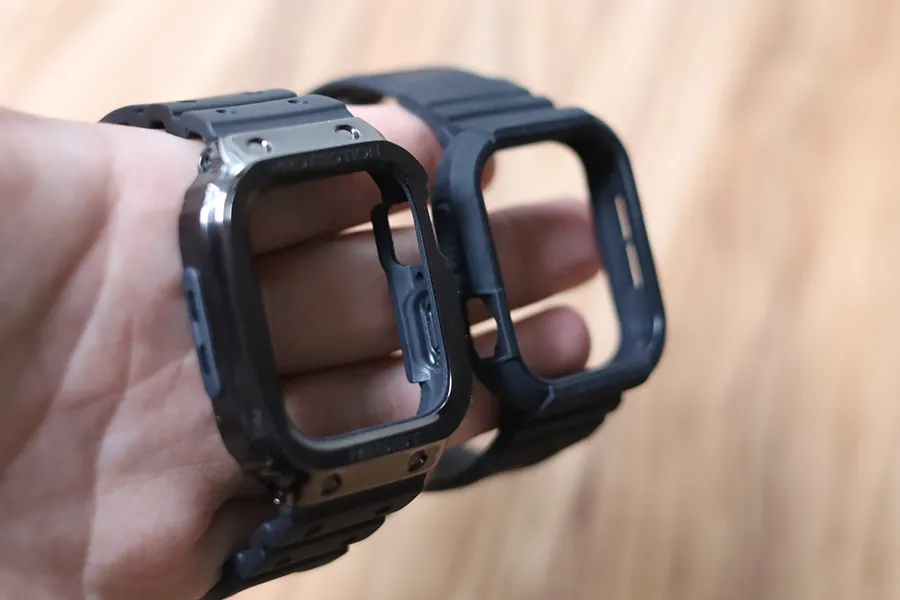 Apple Watchのamband ムービングフォートレスクラシックとSPIGEN比較