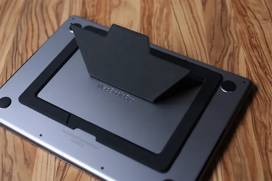 NATIVE UNIONのMacBookスタンドの裏面