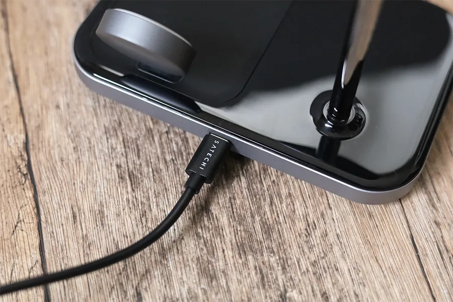 Satechi 3-in-1 Magnetic WirelessスタンドのUSB-Cケーブルは付属品で大丈夫