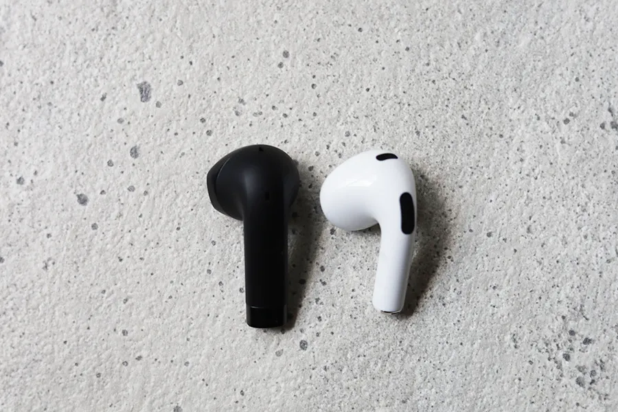 X-BOAT PROとAirPods3側面