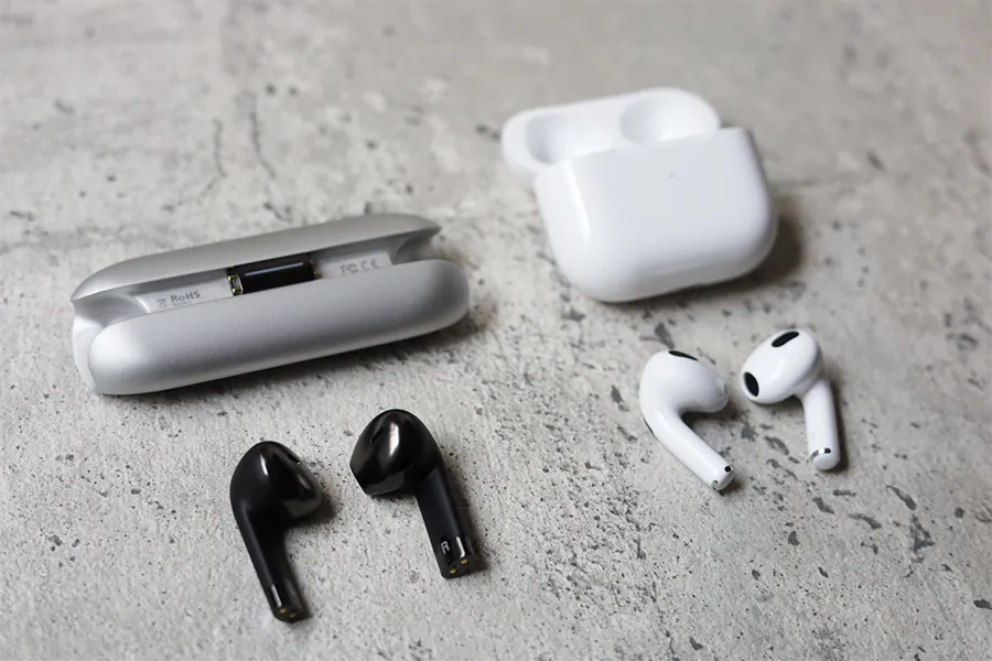 X-BOAT PROとAirPods 3の斜め画像