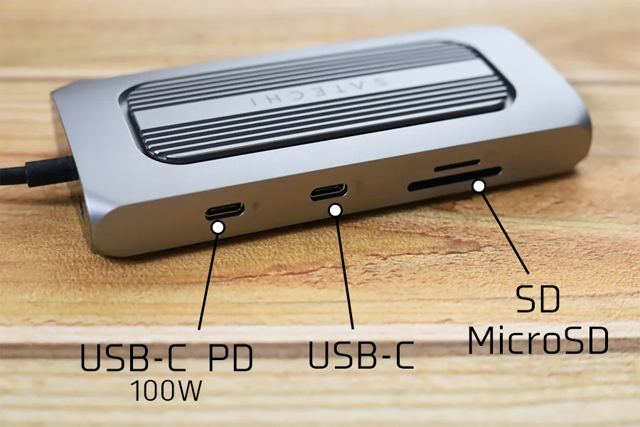 Satechi マルチポートハブ 10-in-1のポート部分USB-C側