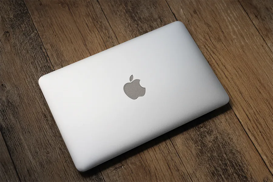MacBook Airのシルバーカラー
