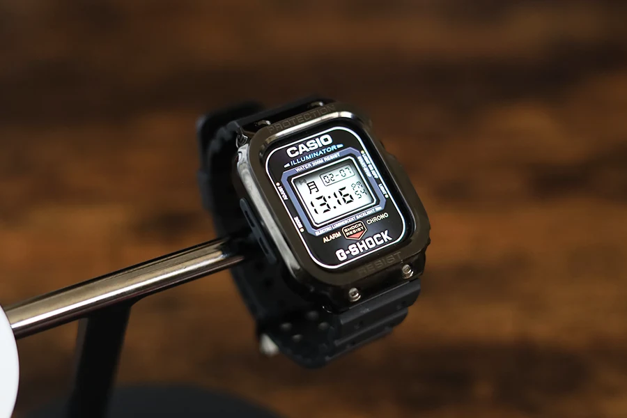 Apple Watchの斜め画像G-SHOCK4